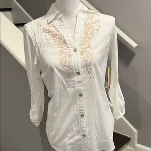 Reba Embroidered White Button-Up Women's Top   Sm. NWT. Adjustable sleeves.